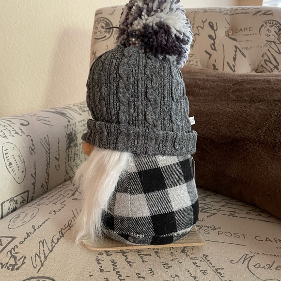New Lars Winter Gnome Plaid on Skis pom pom hat - Picture 7 of 7